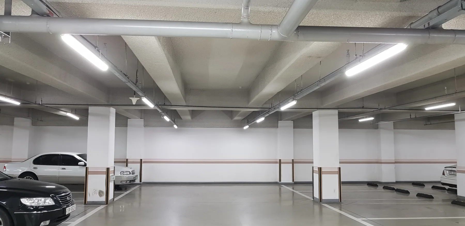 지하주차장 LED 조명 현장 사진 2